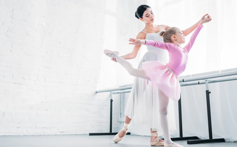 港龙舞蹈深圳儿童芭蕾舞培训比较好的学校推荐港龙舞蹈