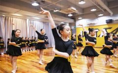 港龙舞蹈零基础学街舞，深圳港龙舞蹈来助力
