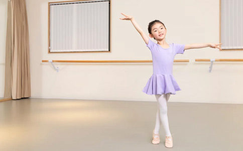 港龙舞蹈儿童芭蕾舞培训