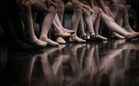 深圳港龙舞蹈教育开设多种舞蹈课程