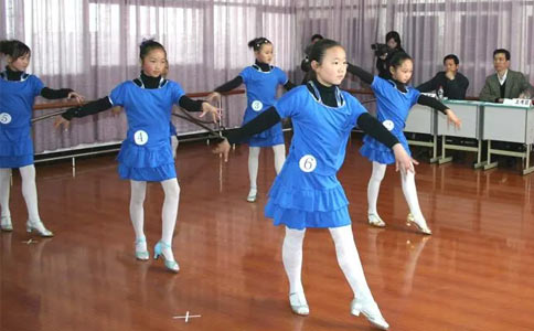 广州港龙舞蹈有着深厚的舞蹈教学实力