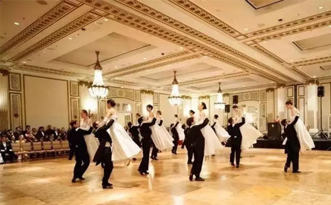 深圳港龙舞蹈对于成人摩登舞的培训已经有一套相对完善的流程