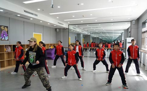 港龙舞蹈青少儿街舞课程班价格,课程教学效果
